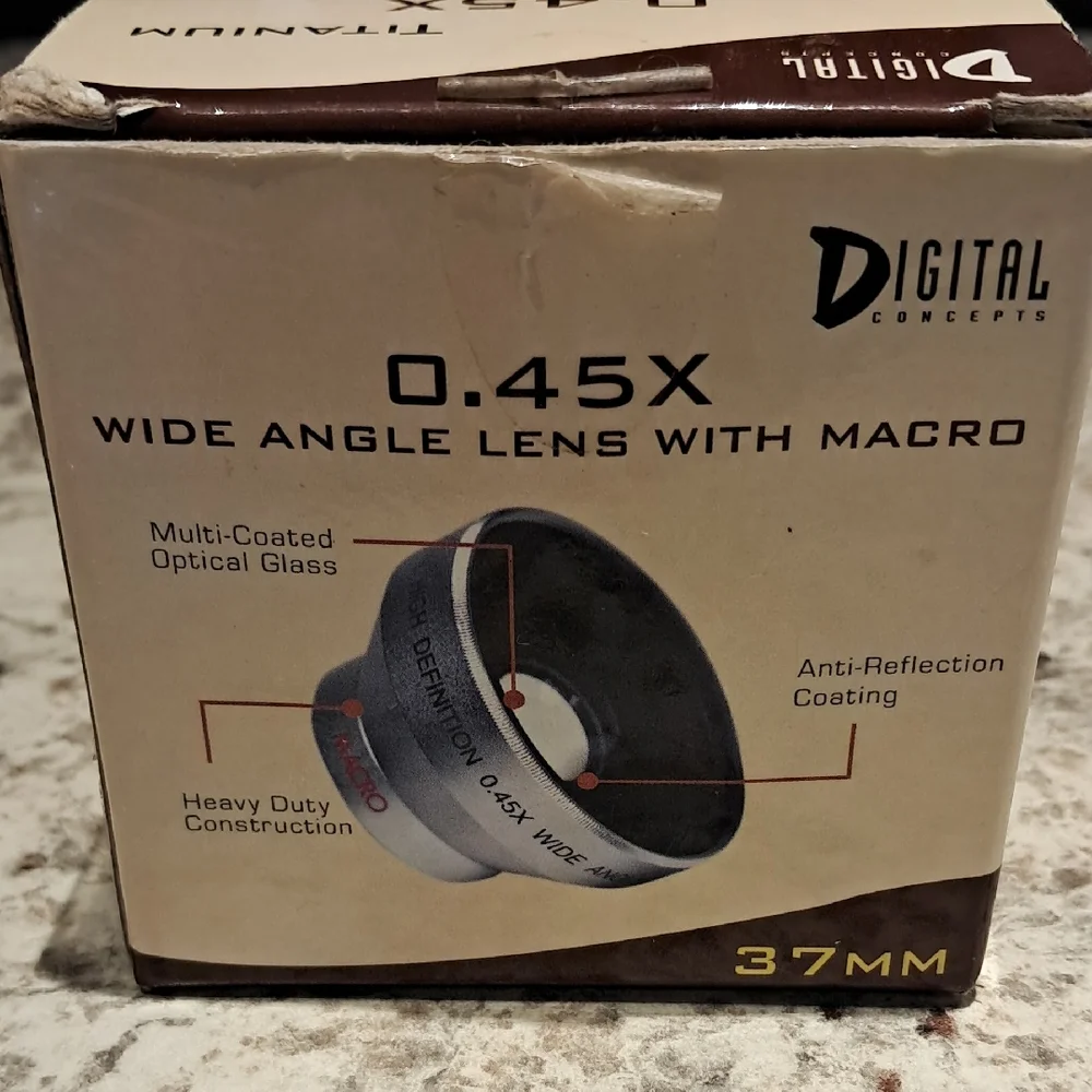 0.45X Wide Angle Lens with Macro - Black and Silver 37MM